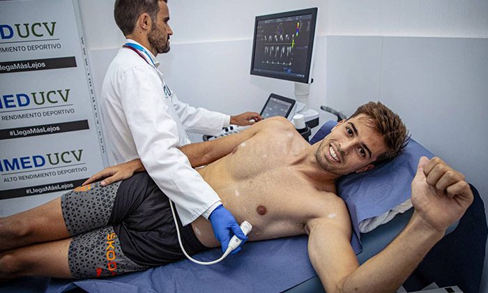 doctor ecografía jugador Valencia CF