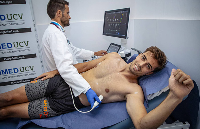doctor ecografía jugador Valencia CF